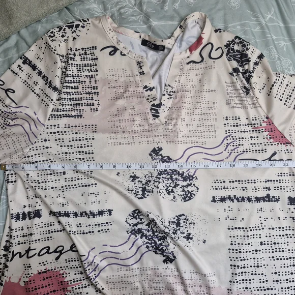 Valentine's Vibes Vintage Inspired Cream Tunic Blouse 3X - Picture 8 of 9